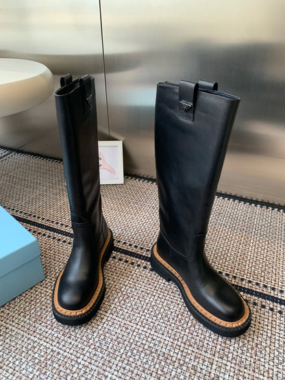 Pra 25fw Classic triangle-studded boots