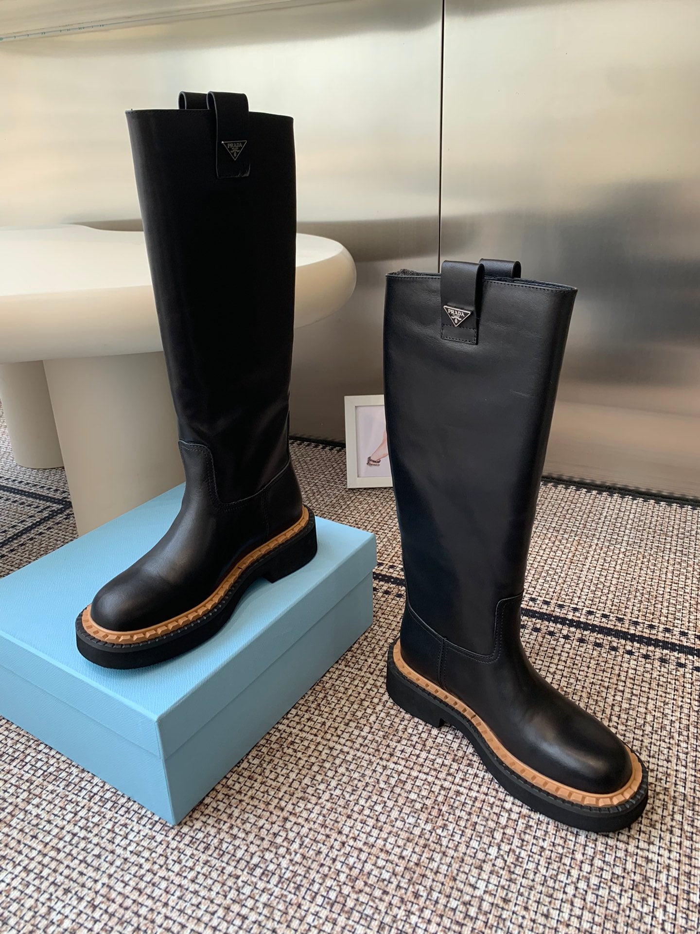 Pra 25fw Classic triangle-studded boots