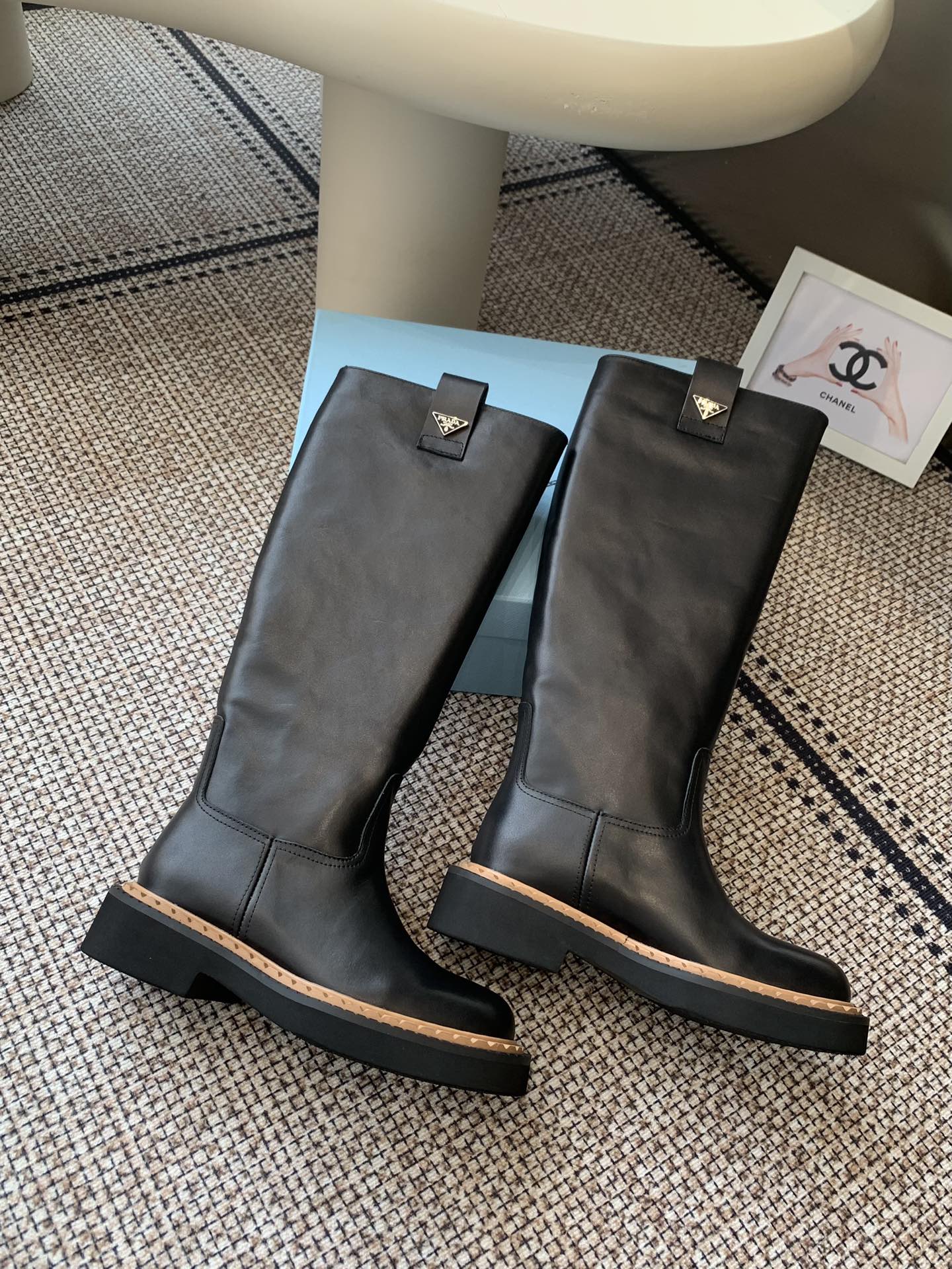 Pra 25fw Classic triangle-studded boots