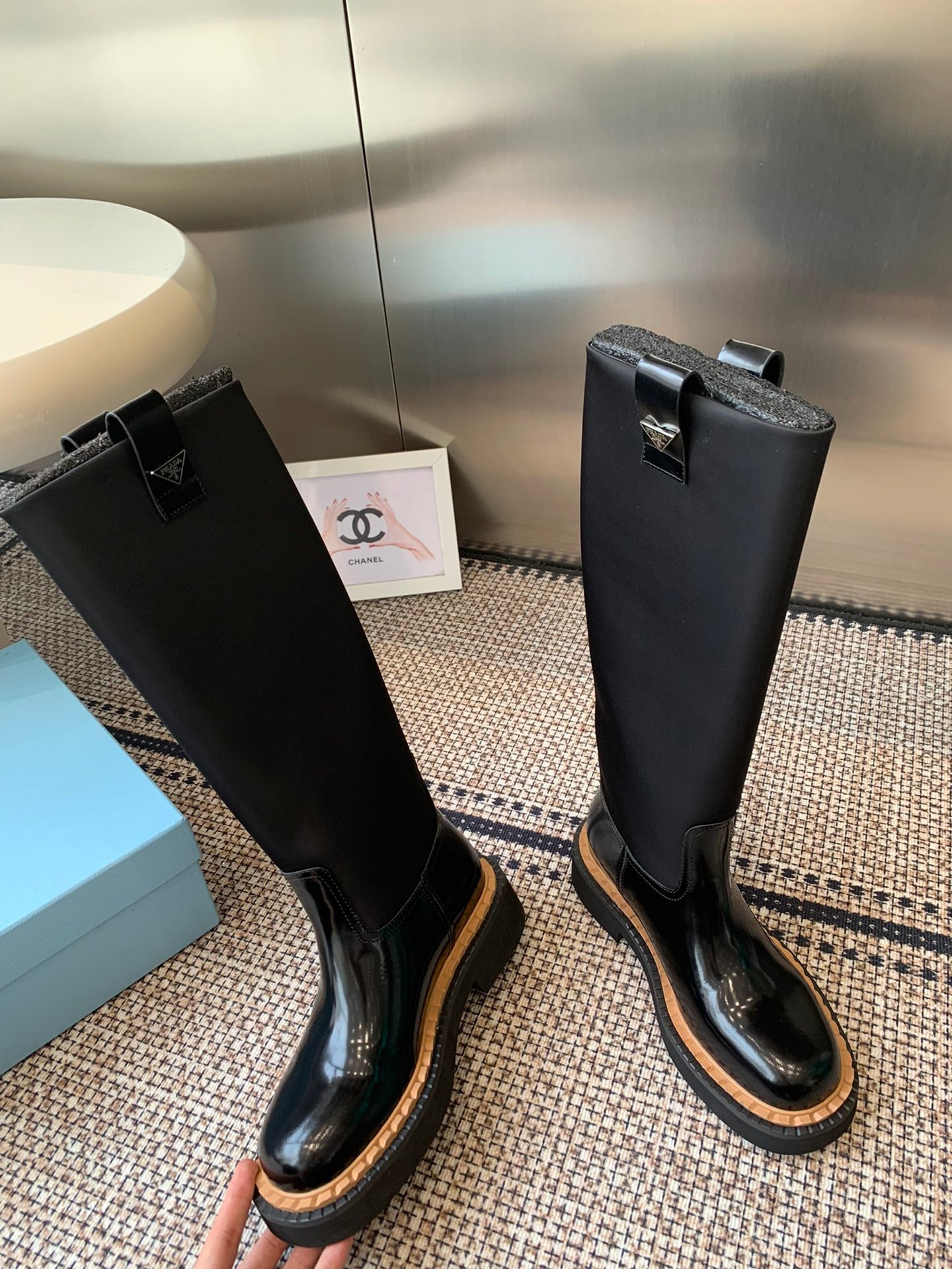 Pra 25fw Classic triangle-studded boots