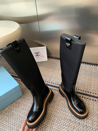Pra 25fw Classic triangle-studded boots