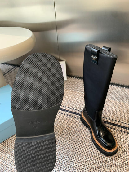 Pra 25fw Classic triangle-studded boots