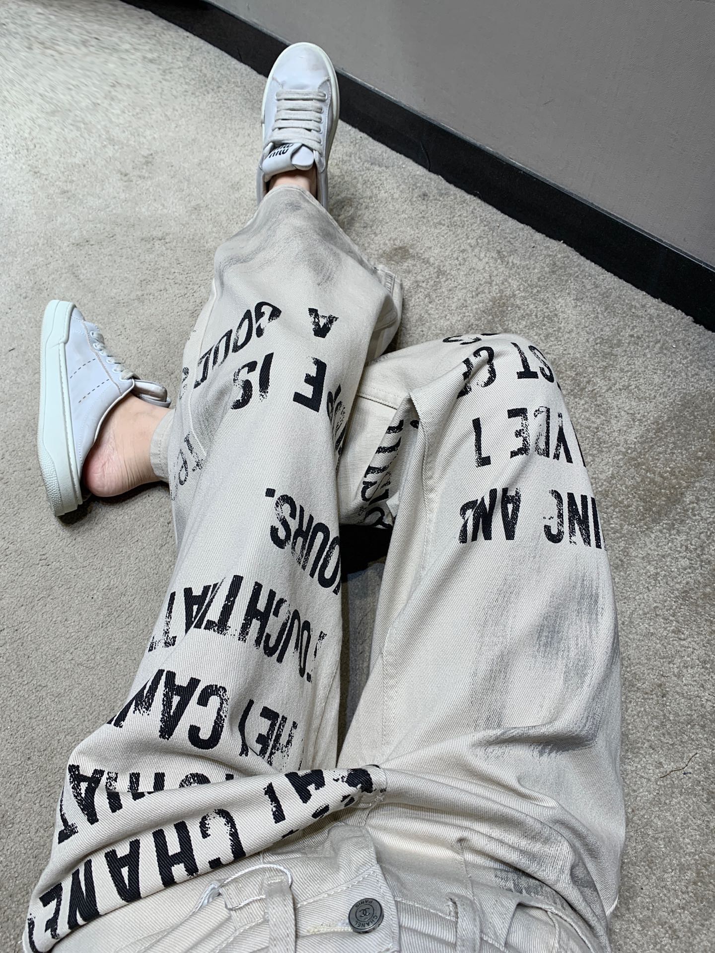 C 25fw Graffiti Lettering Straight-Leg Jeans