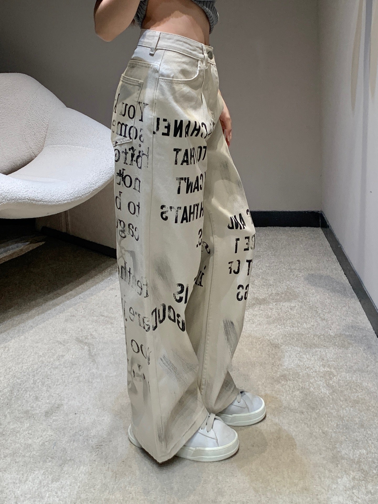 C 25fw Graffiti Lettering Straight-Leg Jeans