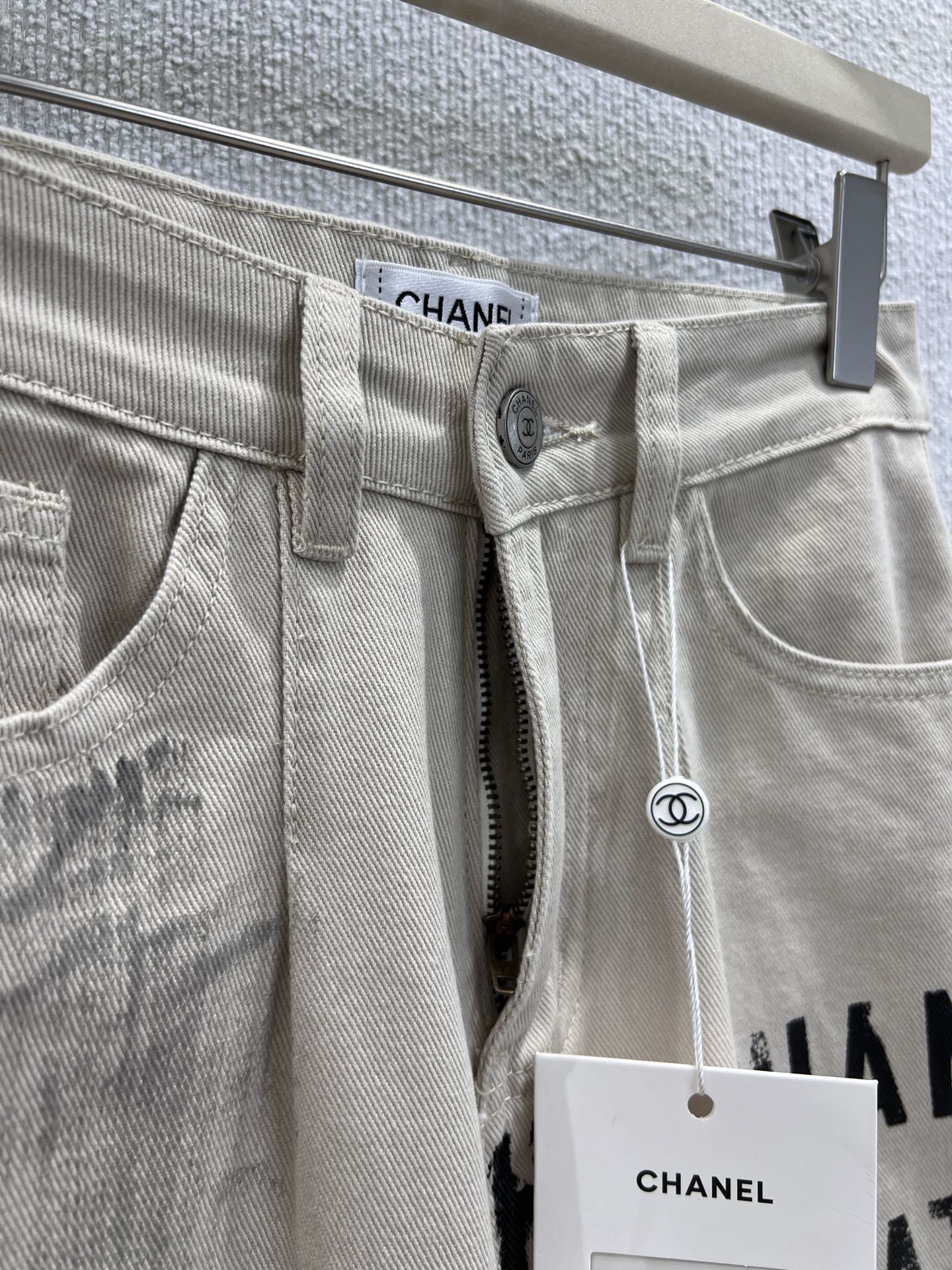 C 25fw Graffiti Lettering Straight-Leg Jeans