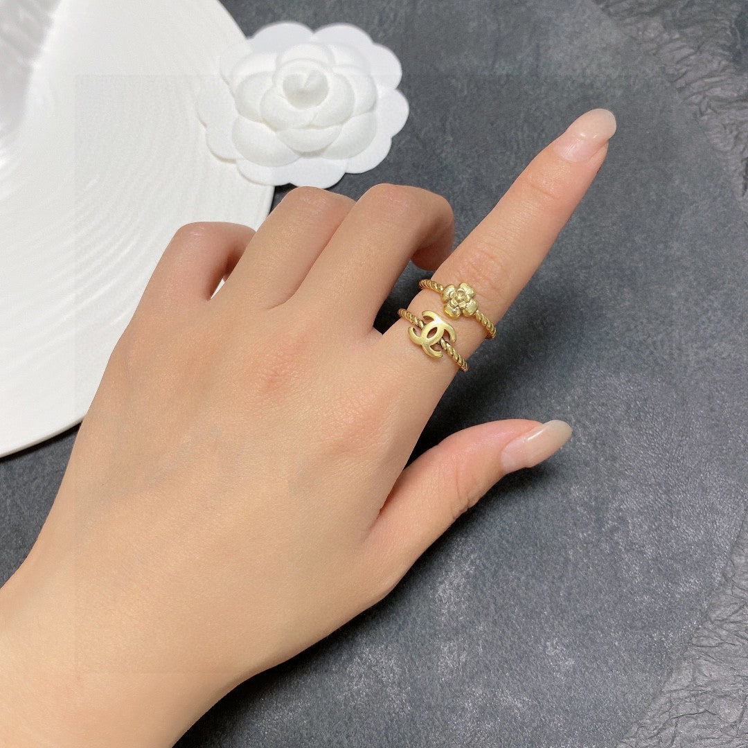 C 25 Simple logo + flower ring set