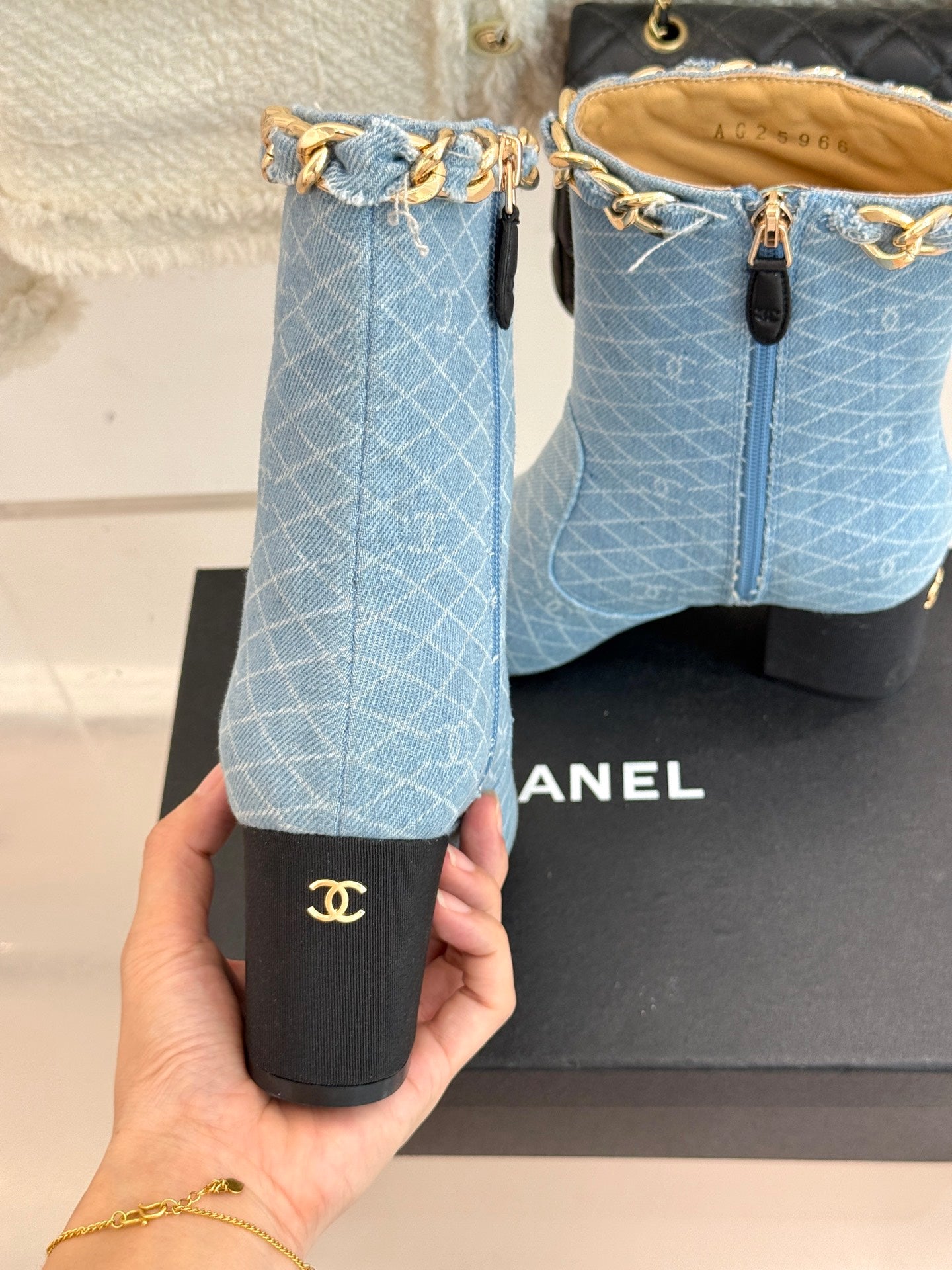 C 25Bfw Runway Style Diamond Chain High Heel Ankle Boots (DARK BLUE/BLUE)