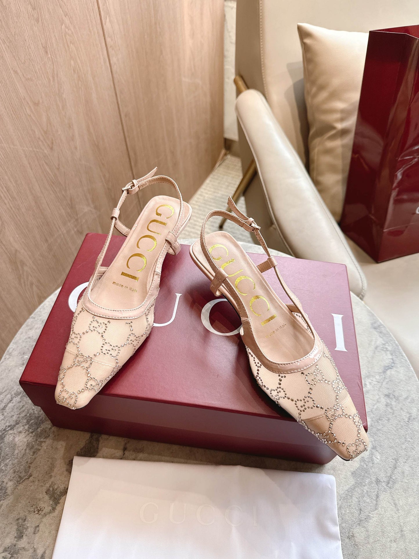 G 25 Mesh upper high heels