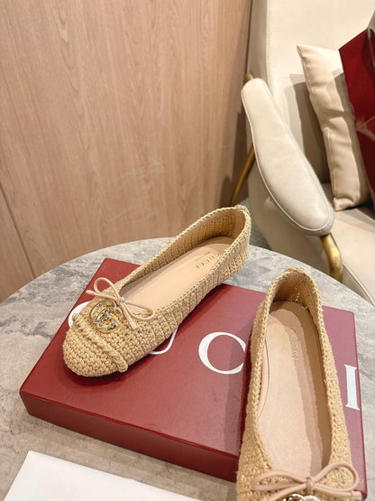 G 25 ballet flats