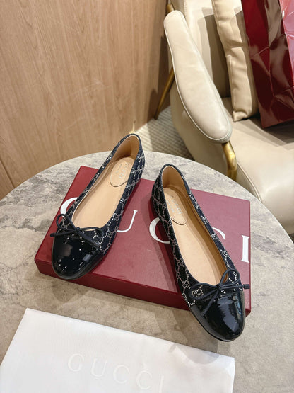 G 25 Patent ballet flats
