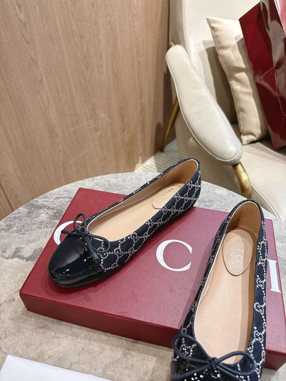 G 25 Patent ballet flats