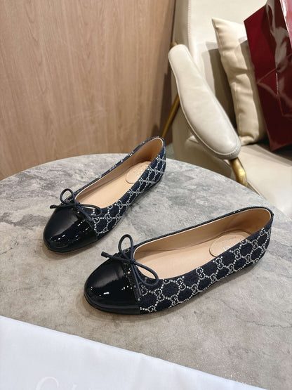 G 25 Patent ballet flats