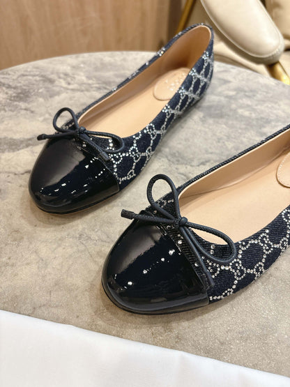 G 25 Patent ballet flats
