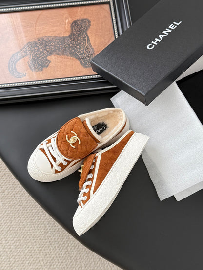C 25 Classic Backpack, Loungers, Casual Slippers