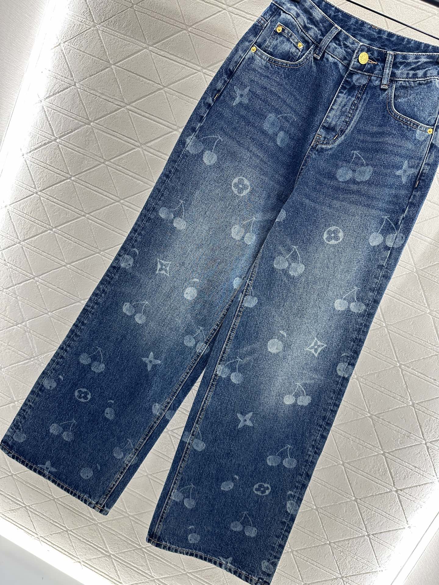L 25 Straight-leg cherry laser denim trousers