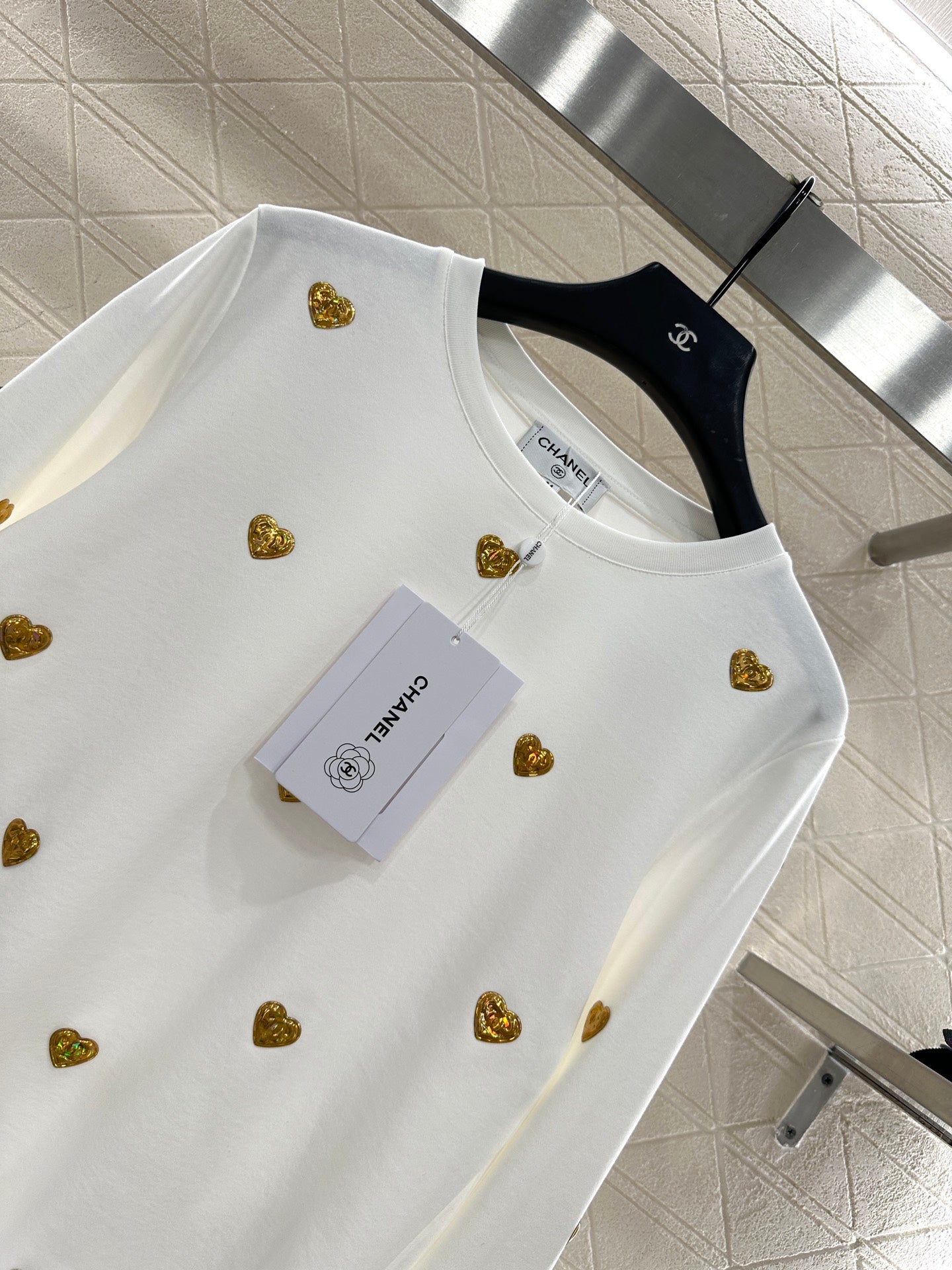 C 25 Metal badge long sleeves