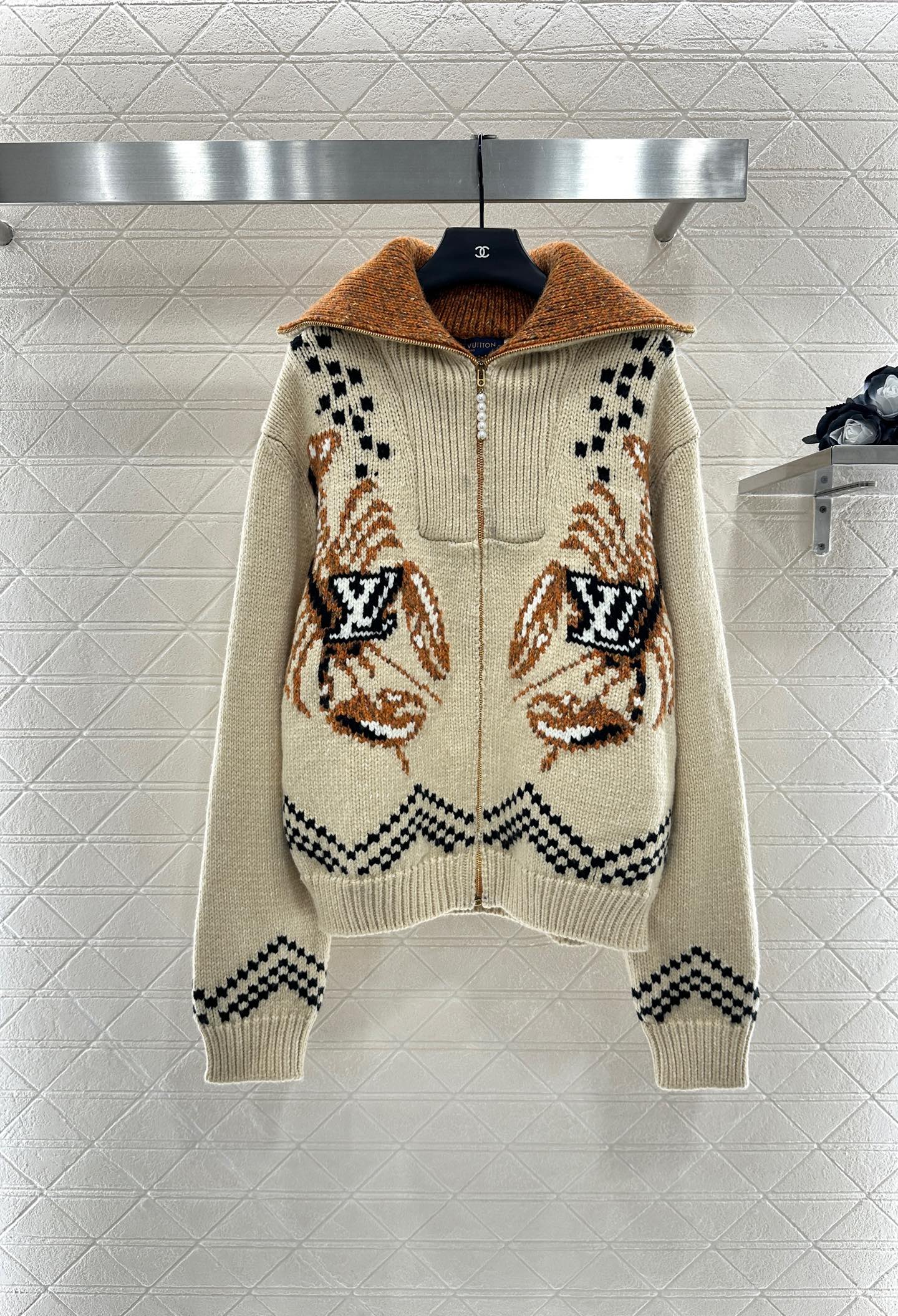 L 25 Large lapel zip-up sweater jacket