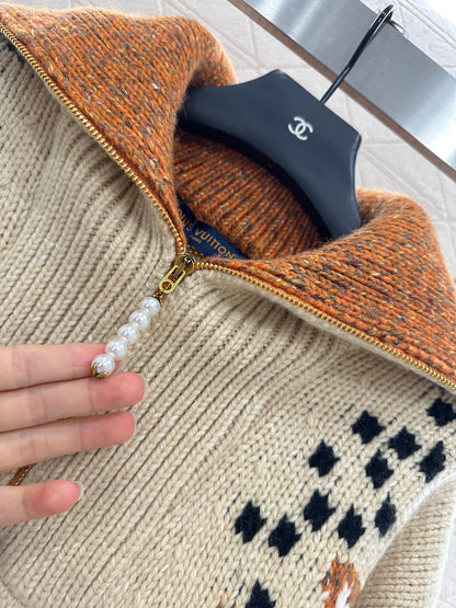 L 25 Large lapel zip-up sweater jacket