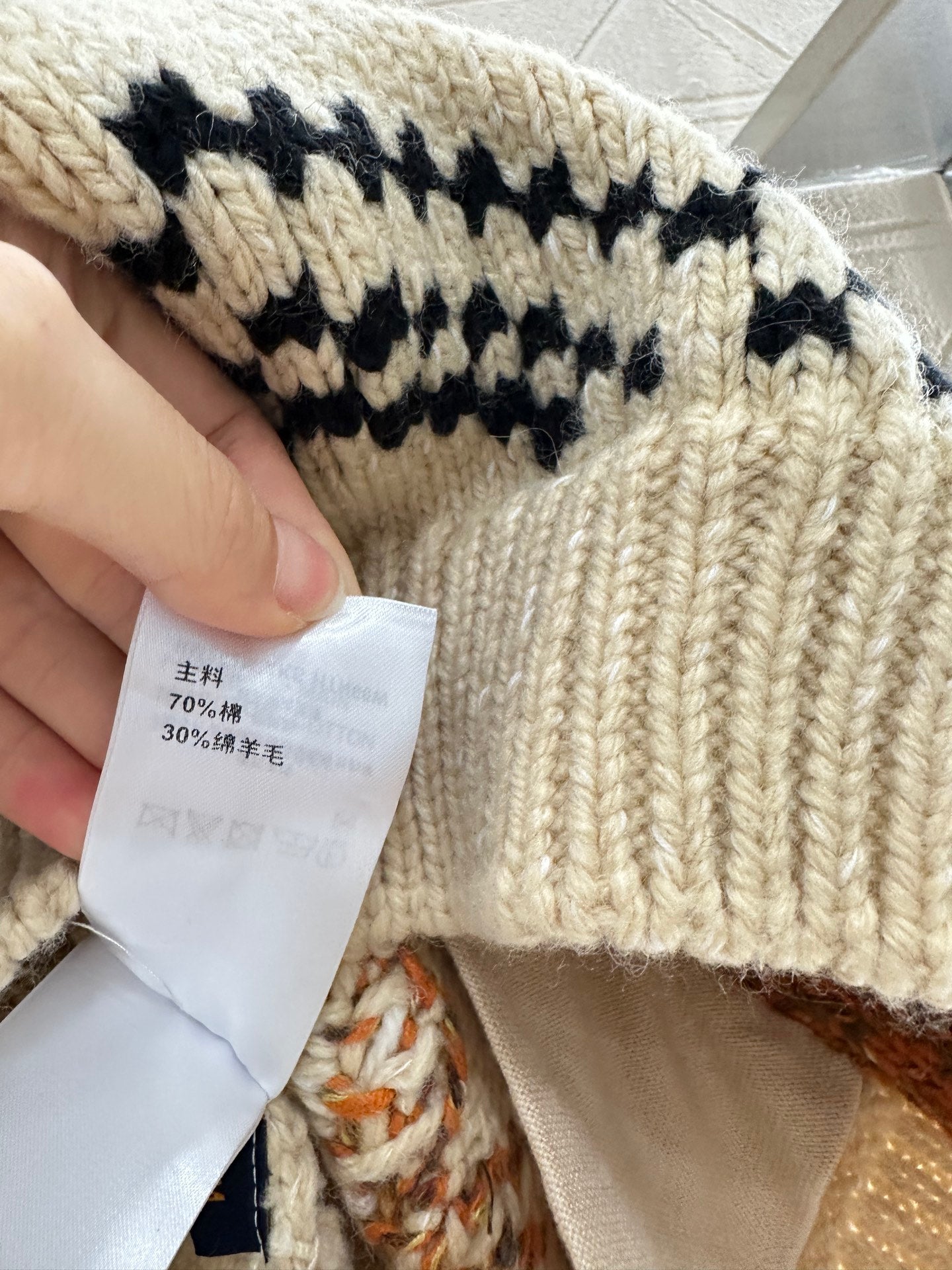 L 25 Large lapel zip-up sweater jacket