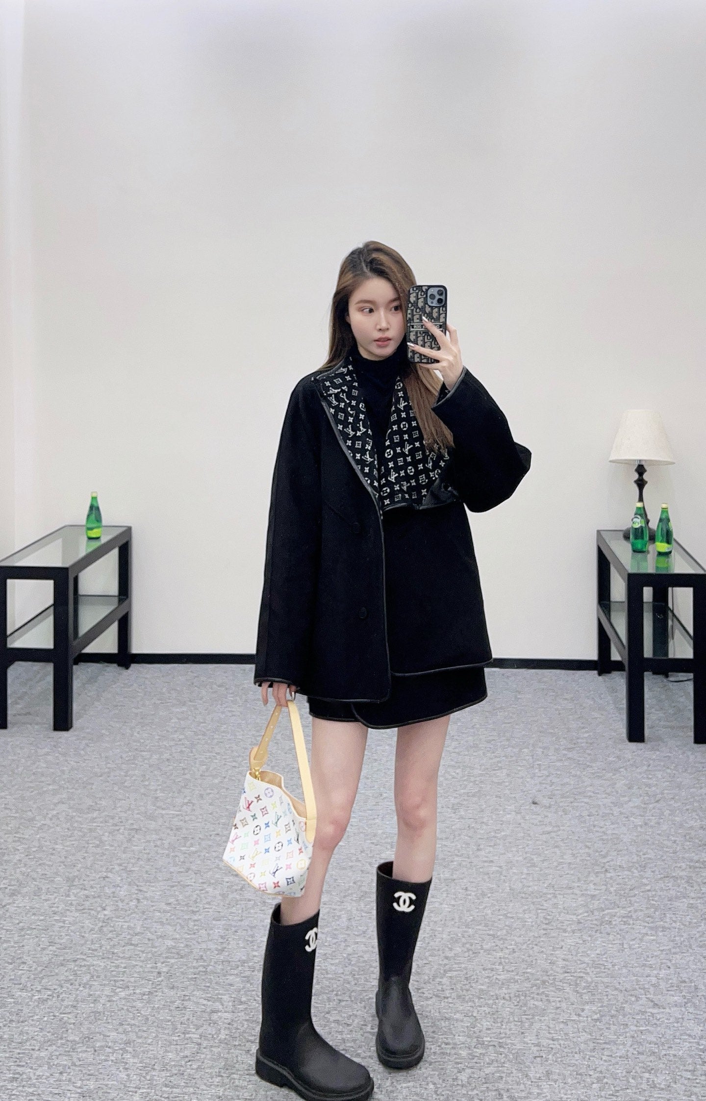L 25 Lined with printed shawl coat and skirt set