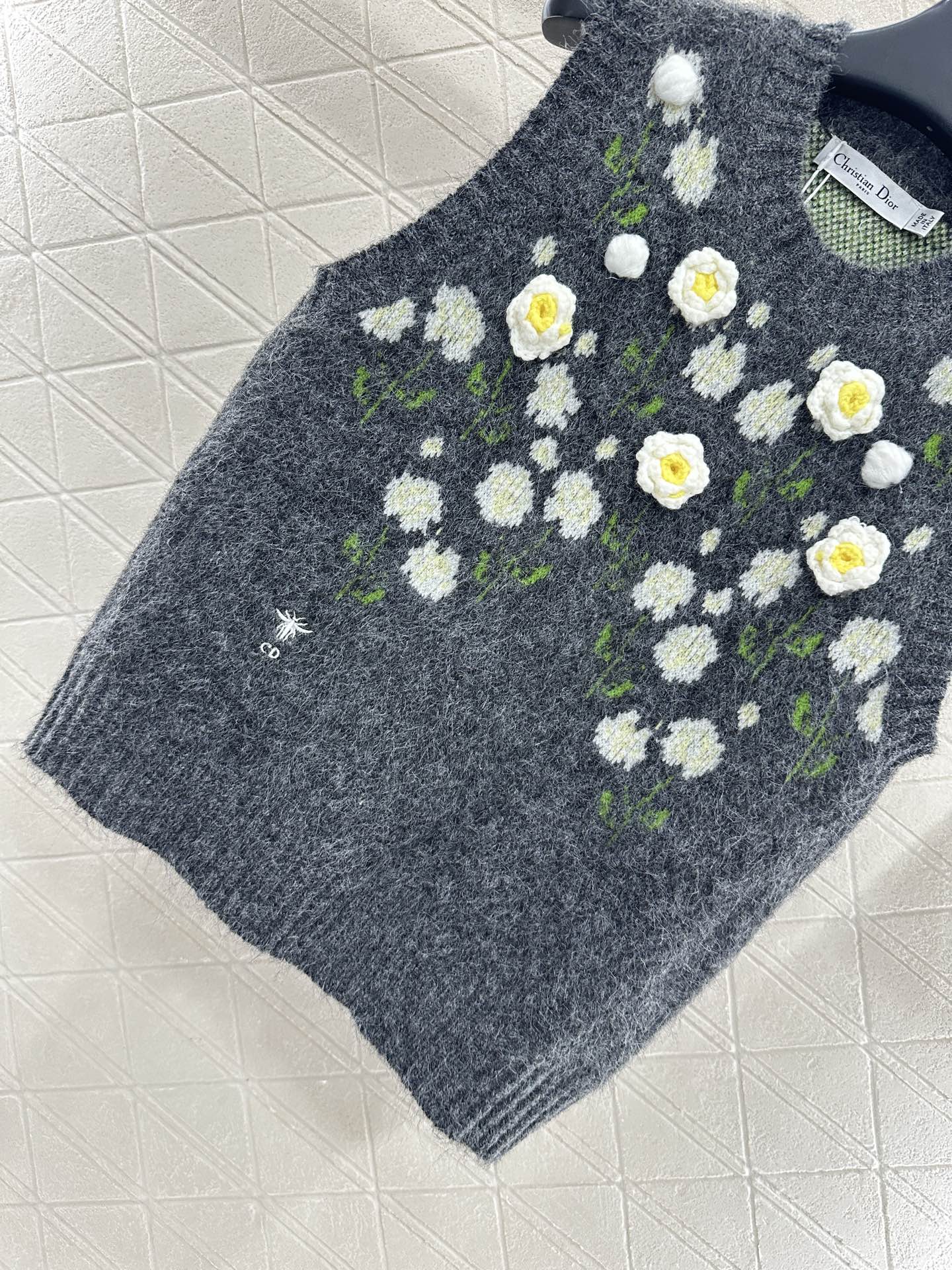 Di 25 3D Crochet Knitted Vest