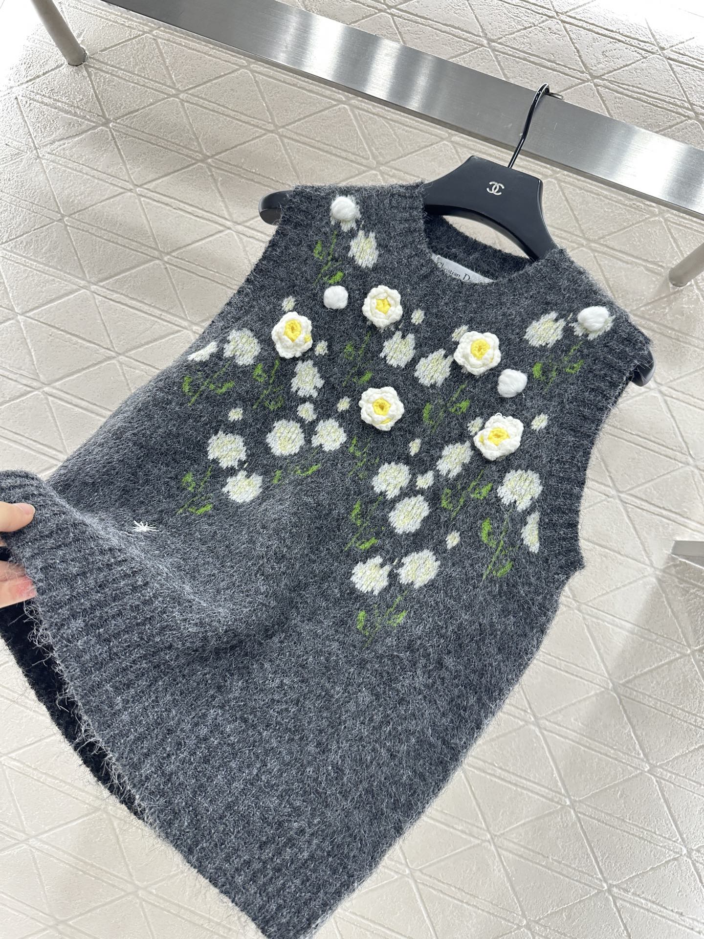 Di 25 3D Crochet Knitted Vest