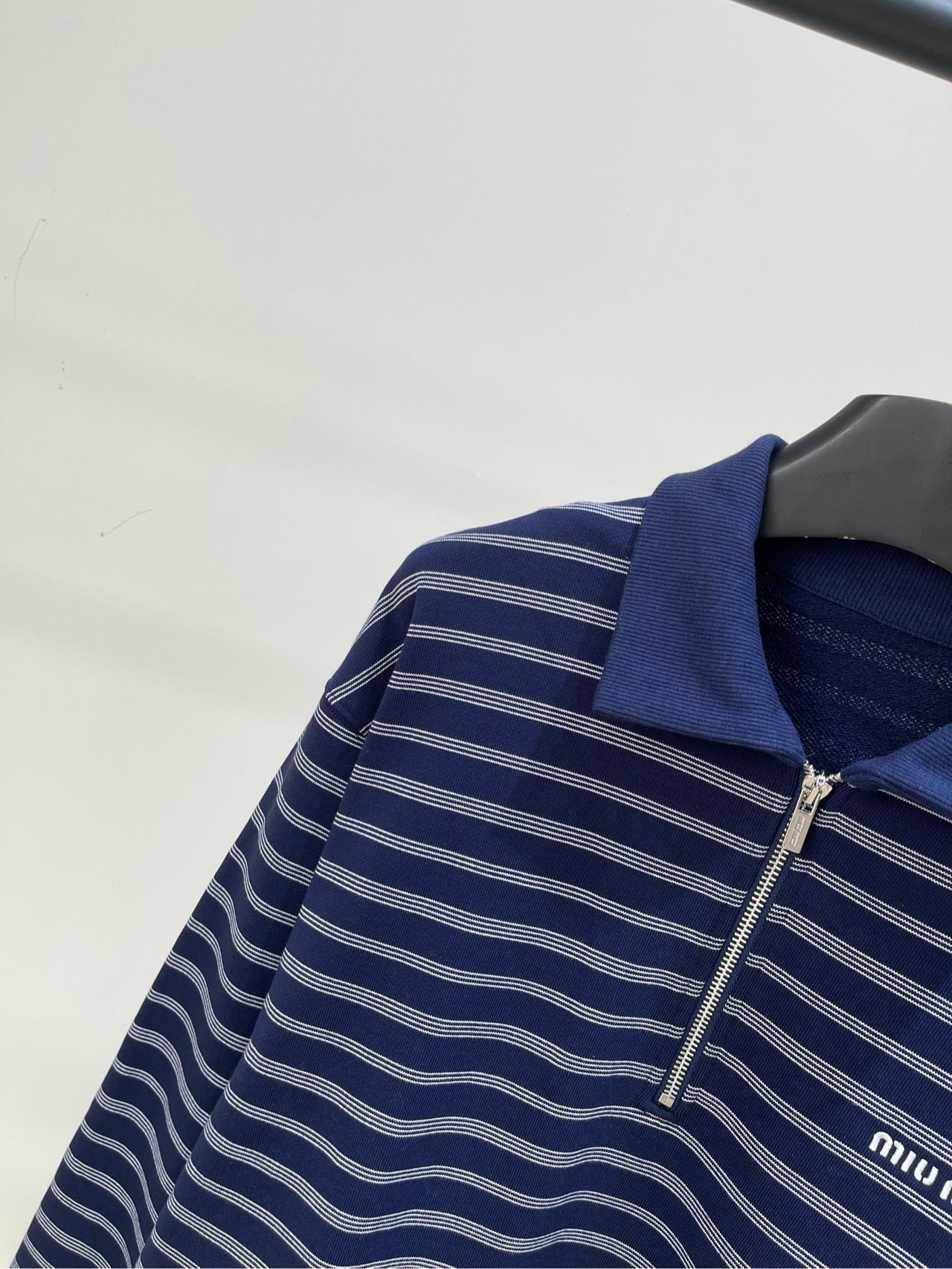 M 25 navy blue striped half-zip polo sweatshirt