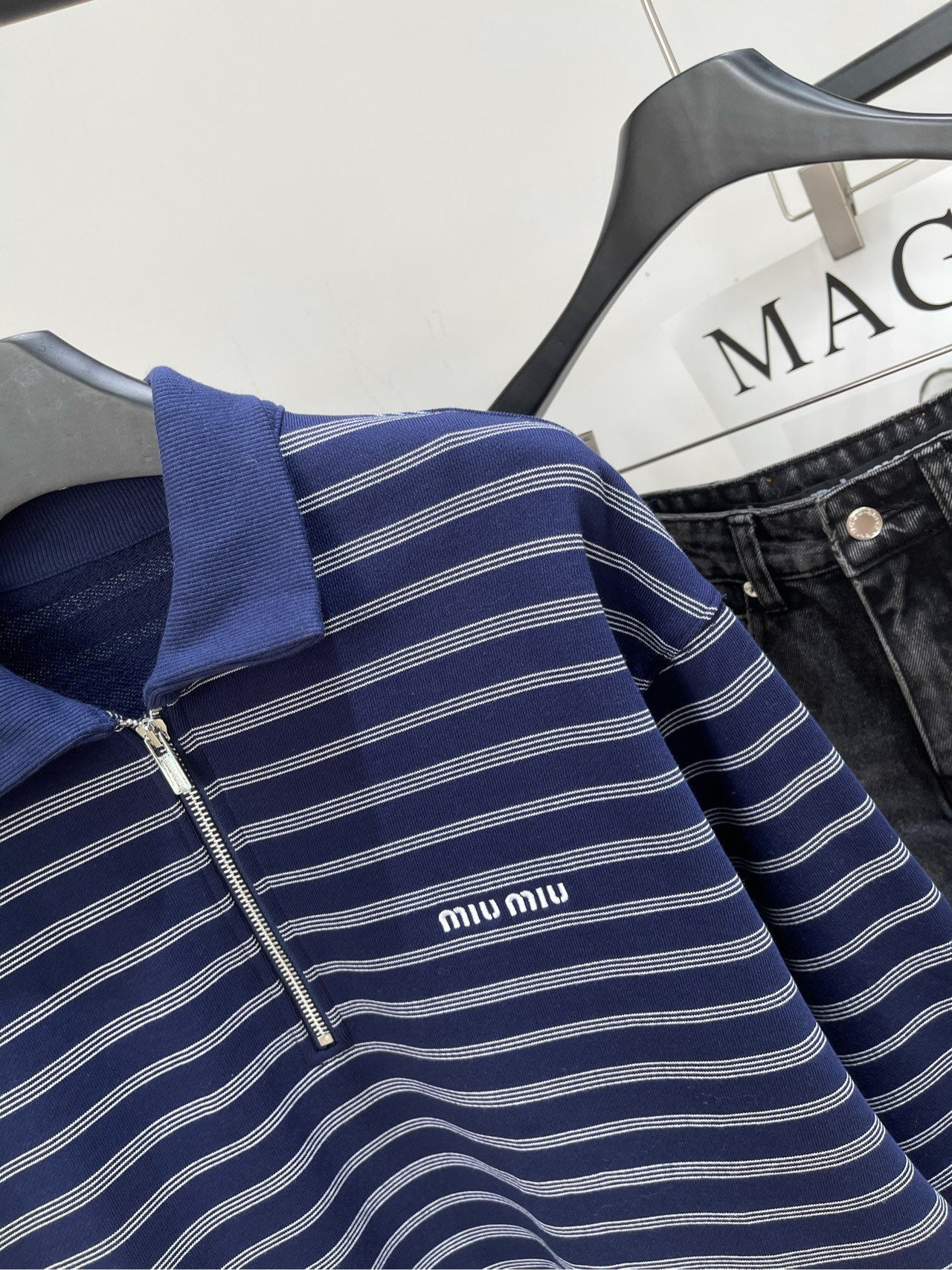 M 25 navy blue striped half-zip polo sweatshirt