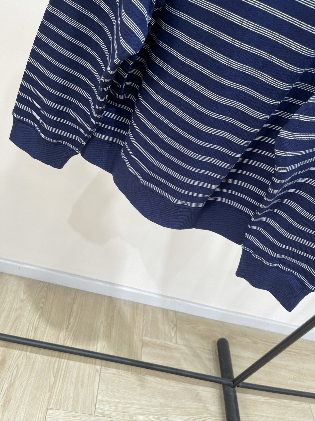 M 25 navy blue striped half-zip polo sweatshirt