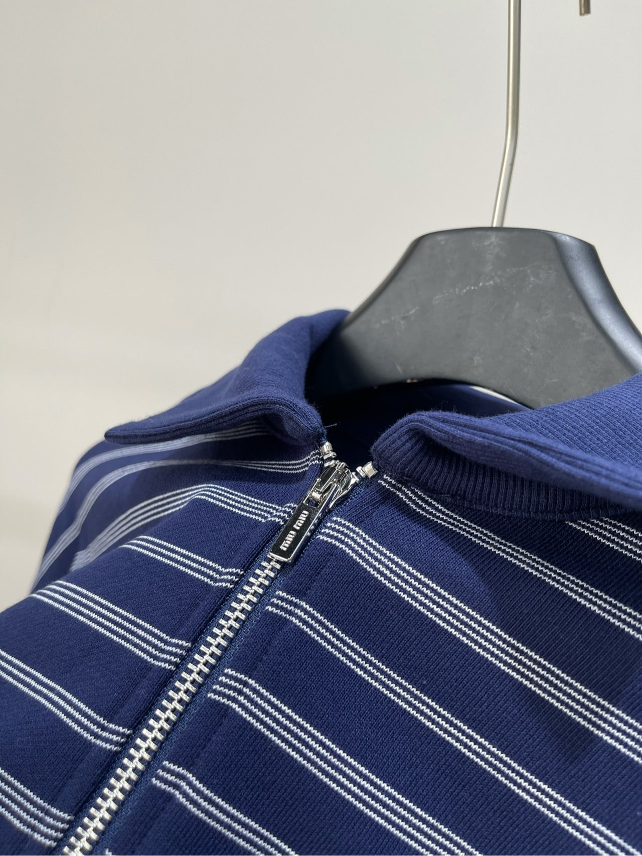 M 25 navy blue striped half-zip polo sweatshirt
