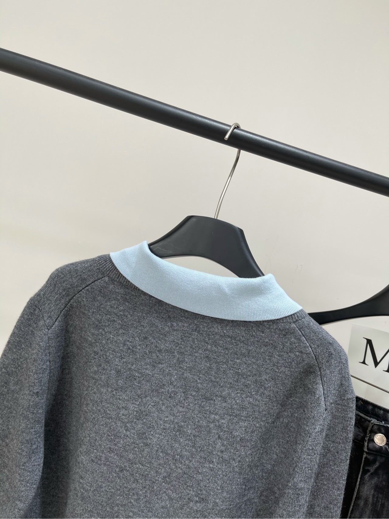 M 25 Gray and blue colorblock fake two-piece polo sweater