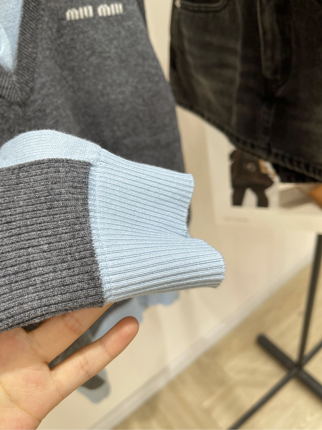 M 25 Gray and blue colorblock fake two-piece polo sweater