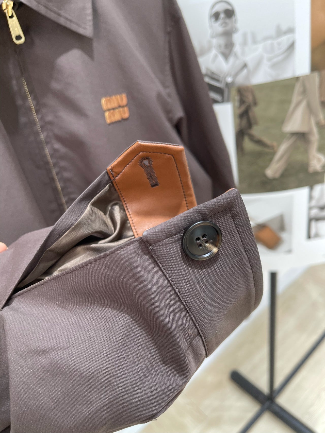 M 25 Cocoa Brown Leather Zip-Up Jacket