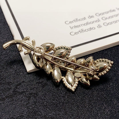 C 25 Diamond leaf brooch