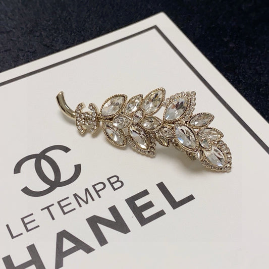 C 25 Diamond leaf brooch