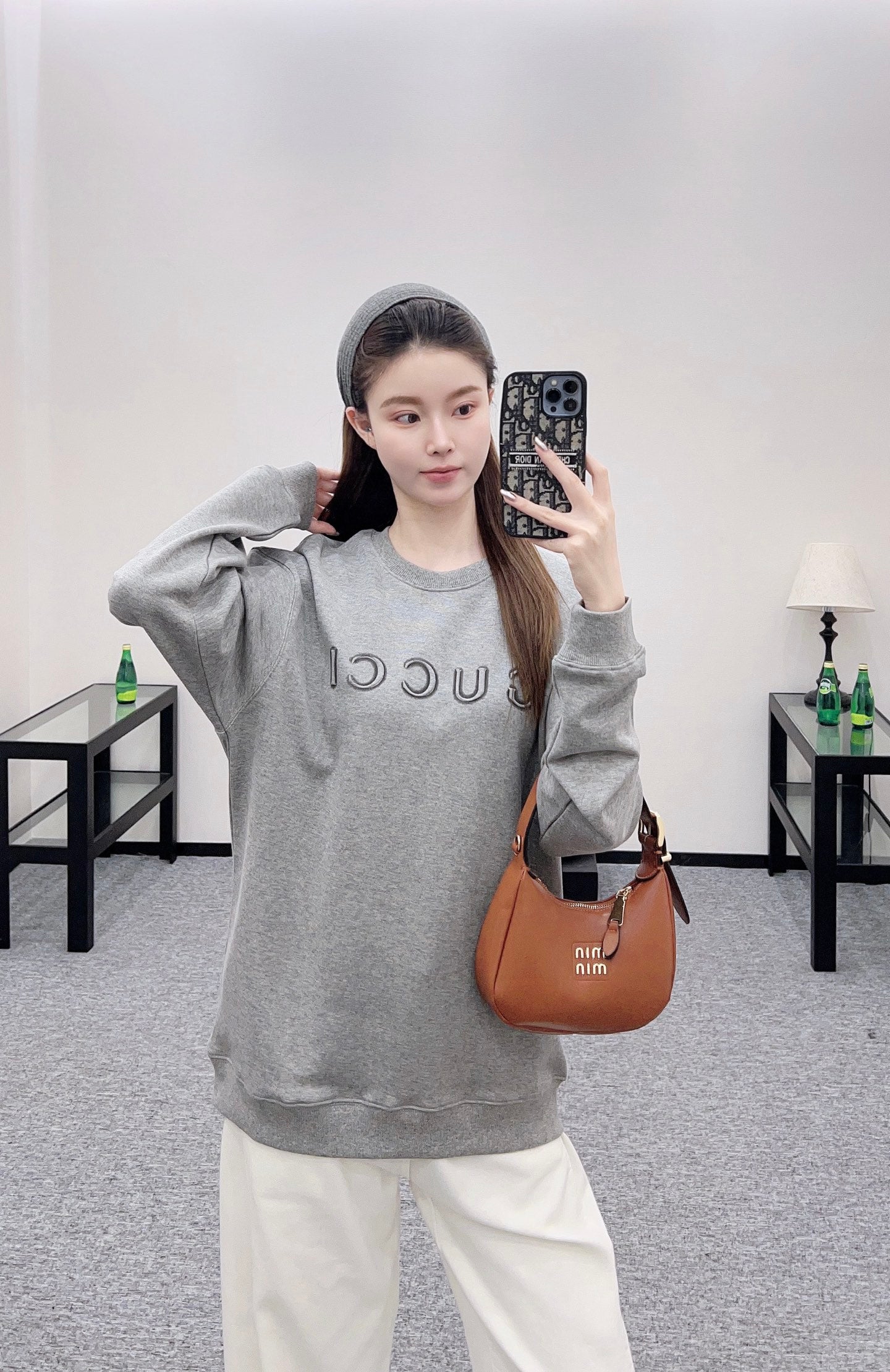 G 25 round neck lettering sweatshirt