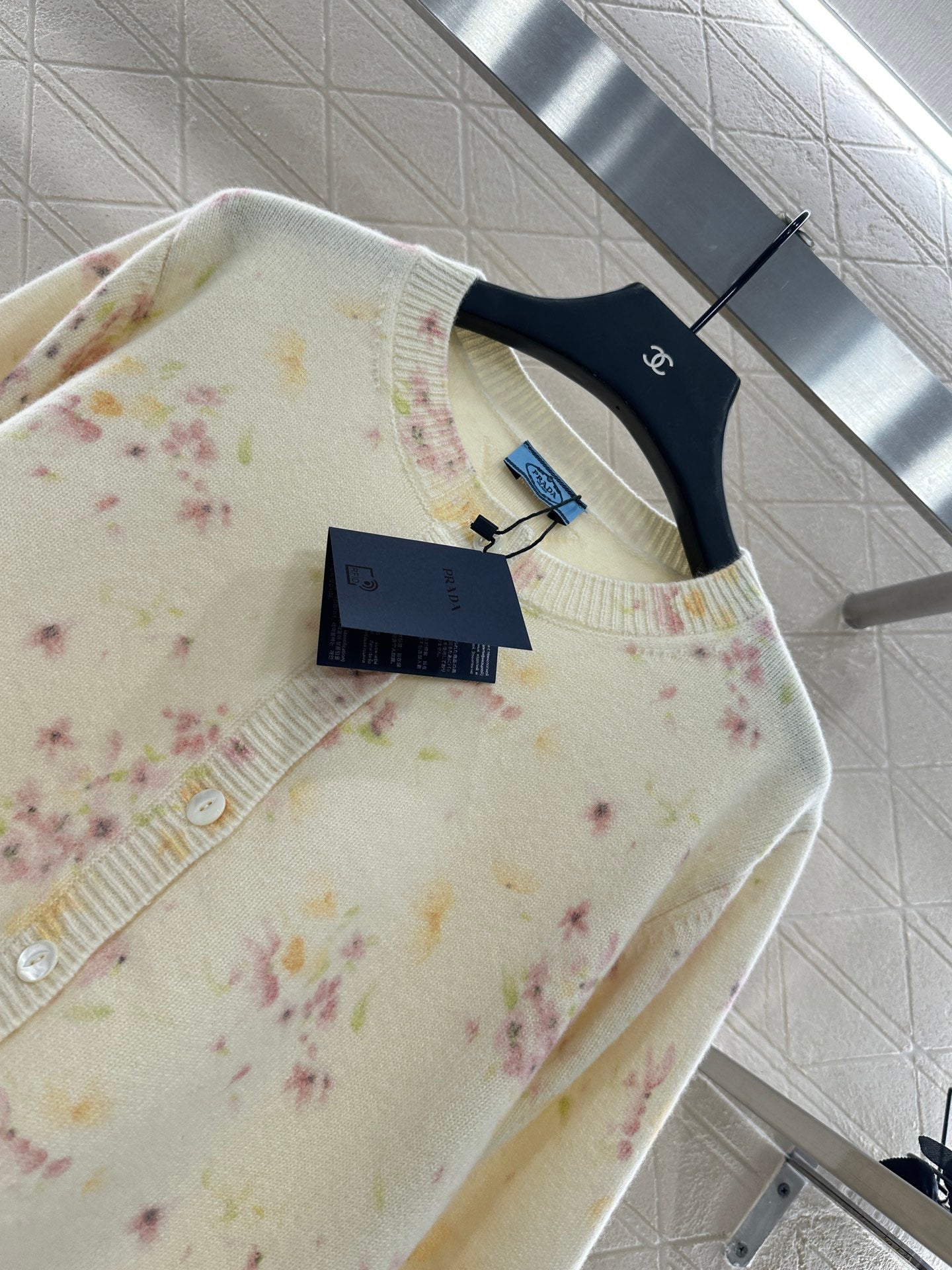 Pr 25 Floral light yellow knitted cardigan