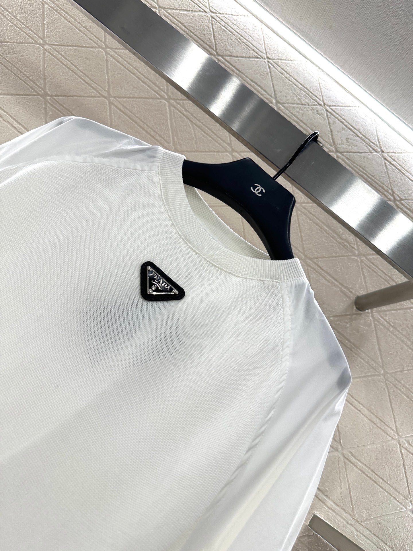 Pr 25 Crew neck paneled long-sleeved top