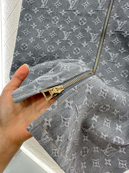 L 25 Denim jacquard jacket and skirt suit