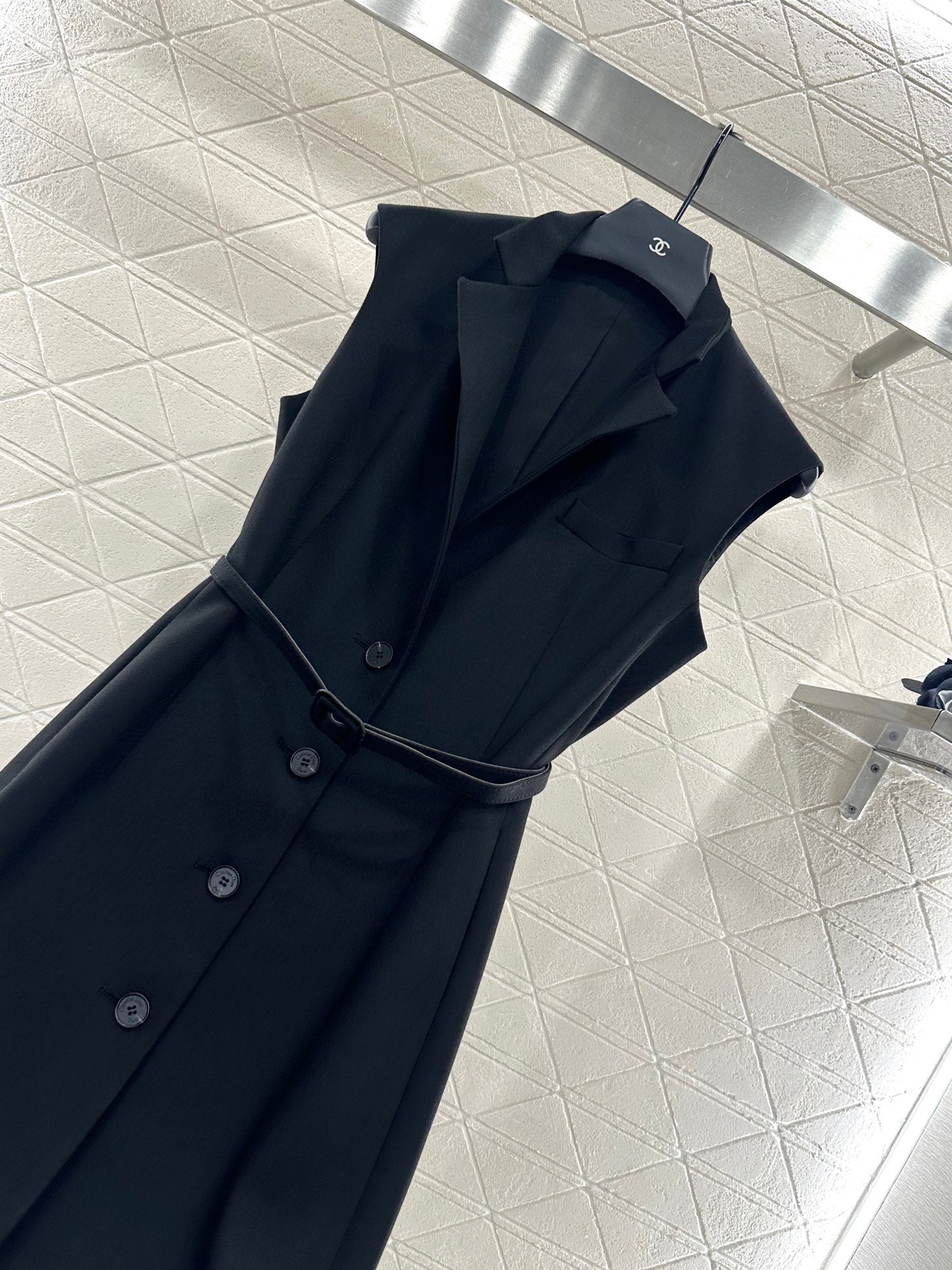 D 25 Belted vest dress(black/red)