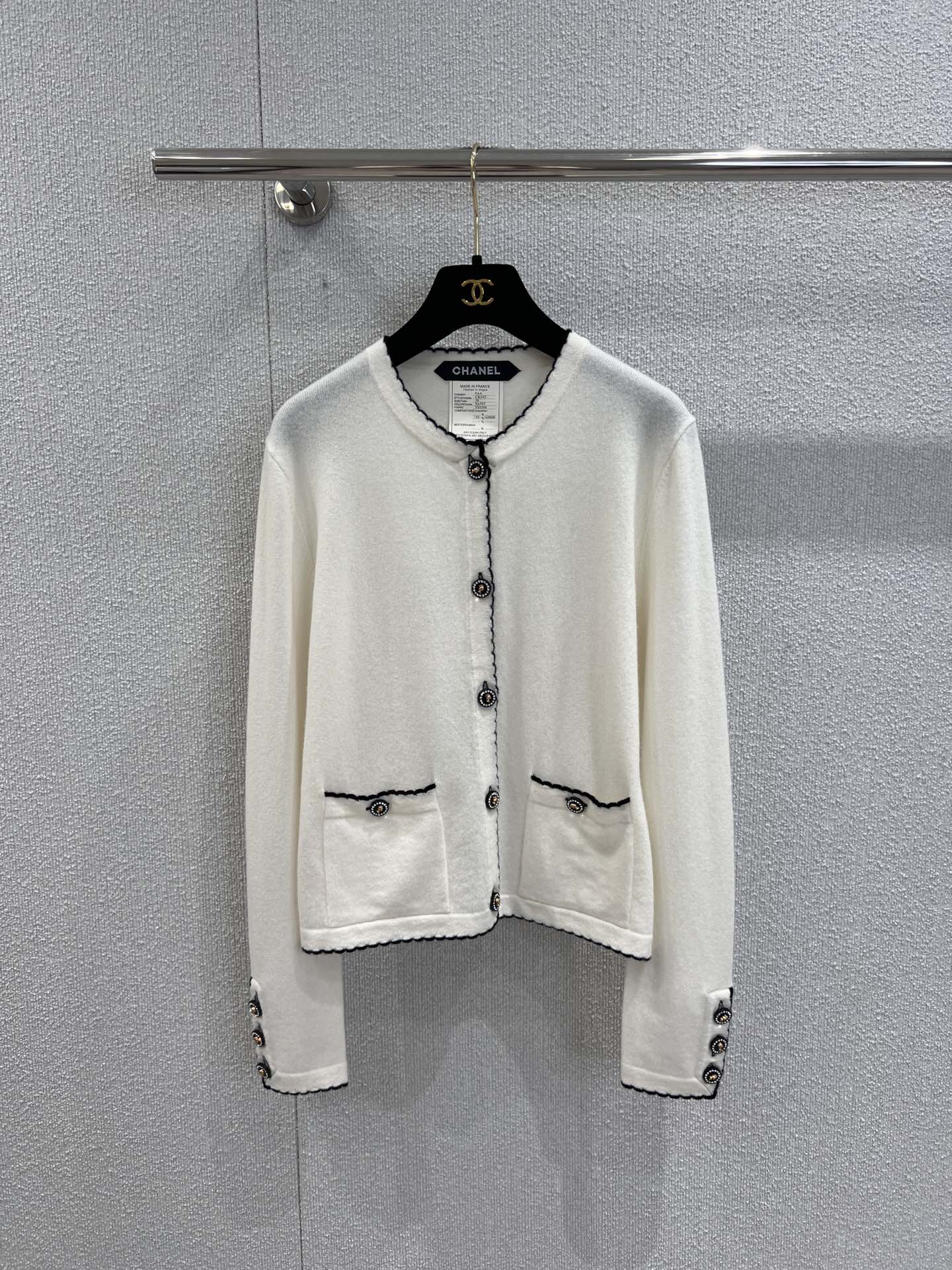 C 25B High-end Handicraft Series Double Pocket Round Neck Knit Cardigan