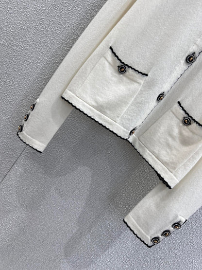 C 25B High-end Handicraft Series Double Pocket Round Neck Knit Cardigan