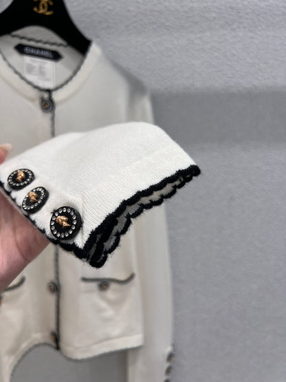 C 25B High-end Handicraft Series Double Pocket Round Neck Knit Cardigan