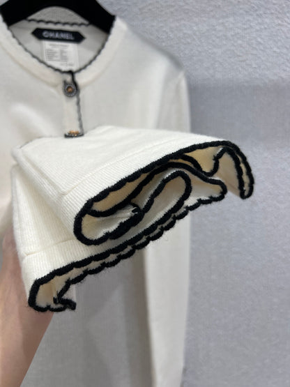 C 25B High-end Handicraft Series Double Pocket Round Neck Knit Cardigan