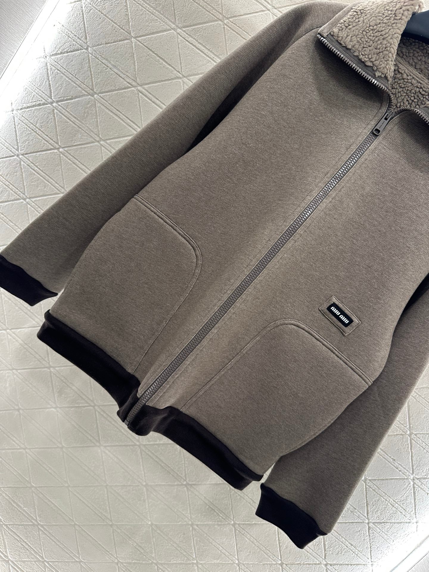 Mi 25 Plush zip-up jacket