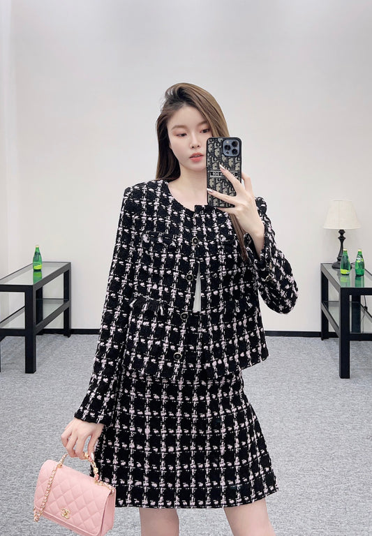 C 25 Fringed Quilted Skirt Set
