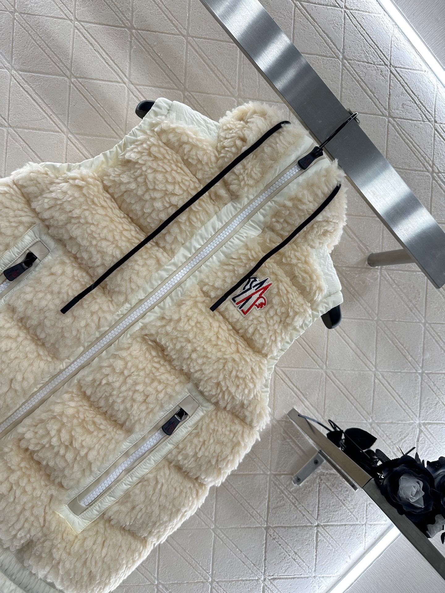 Mon 25 Plush zipper down vest