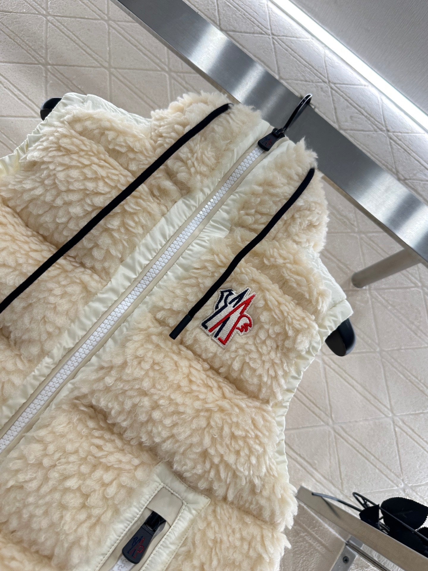 Mon 25 Plush zipper down vest