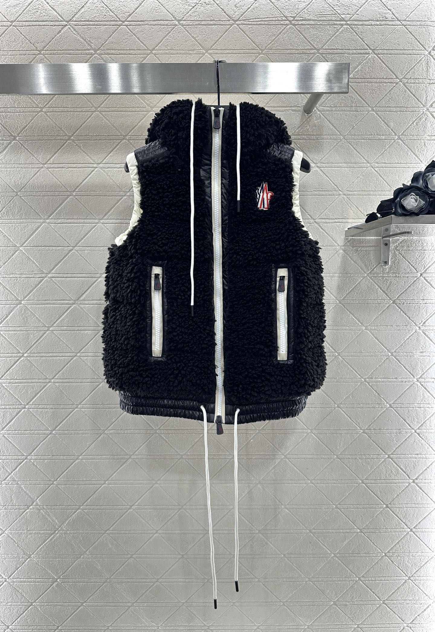 Mon 25 Plush zipper down vest