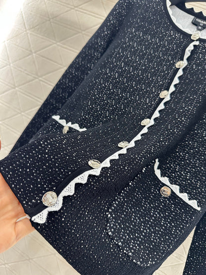 C 25 Lace design knitted cardigan (hidden version)